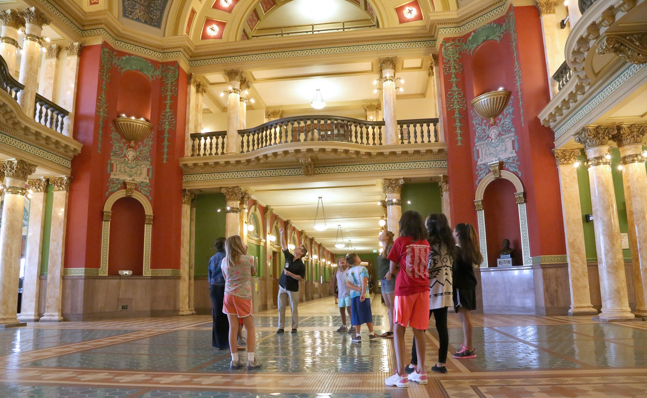 A photograph of a Capitol tour in the Rotunda.